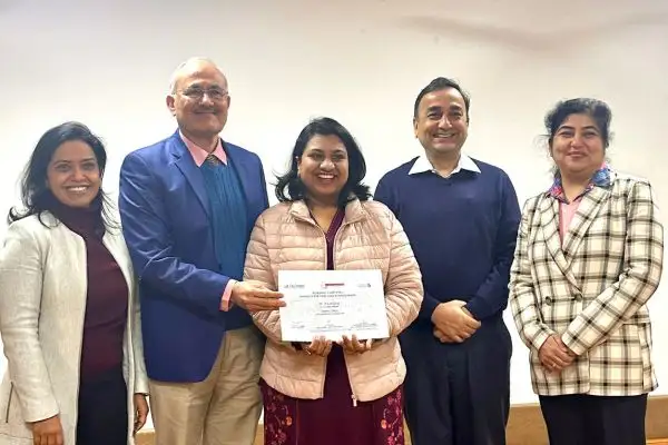 dr-arushi-awards (2)